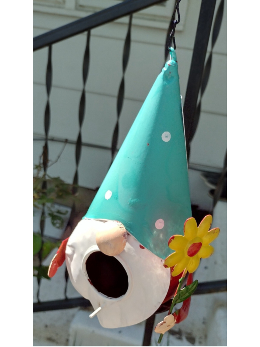 Gardening Fun. NWT Metal KNOME BIRDHOUSE Sunflower Daisy hanging chain